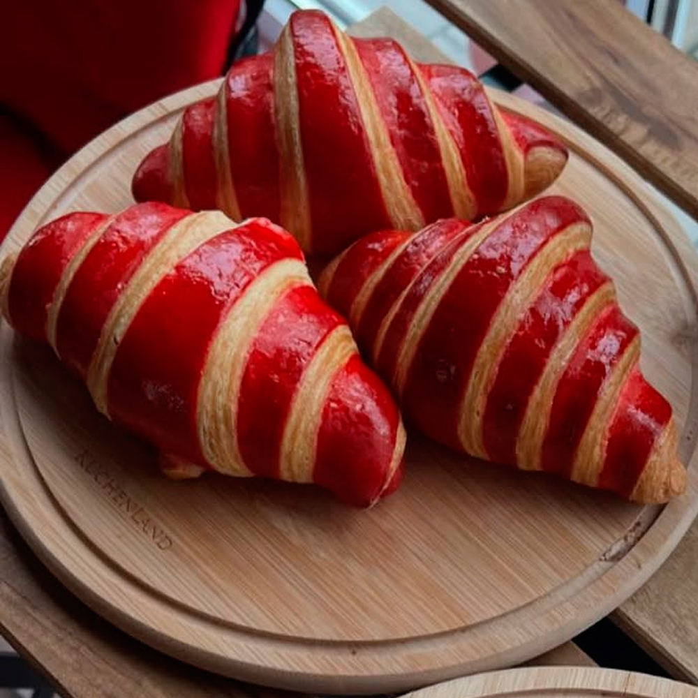 Круассан с клубникой Круассан с клубникой